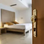 贾尔尼兰花酒店